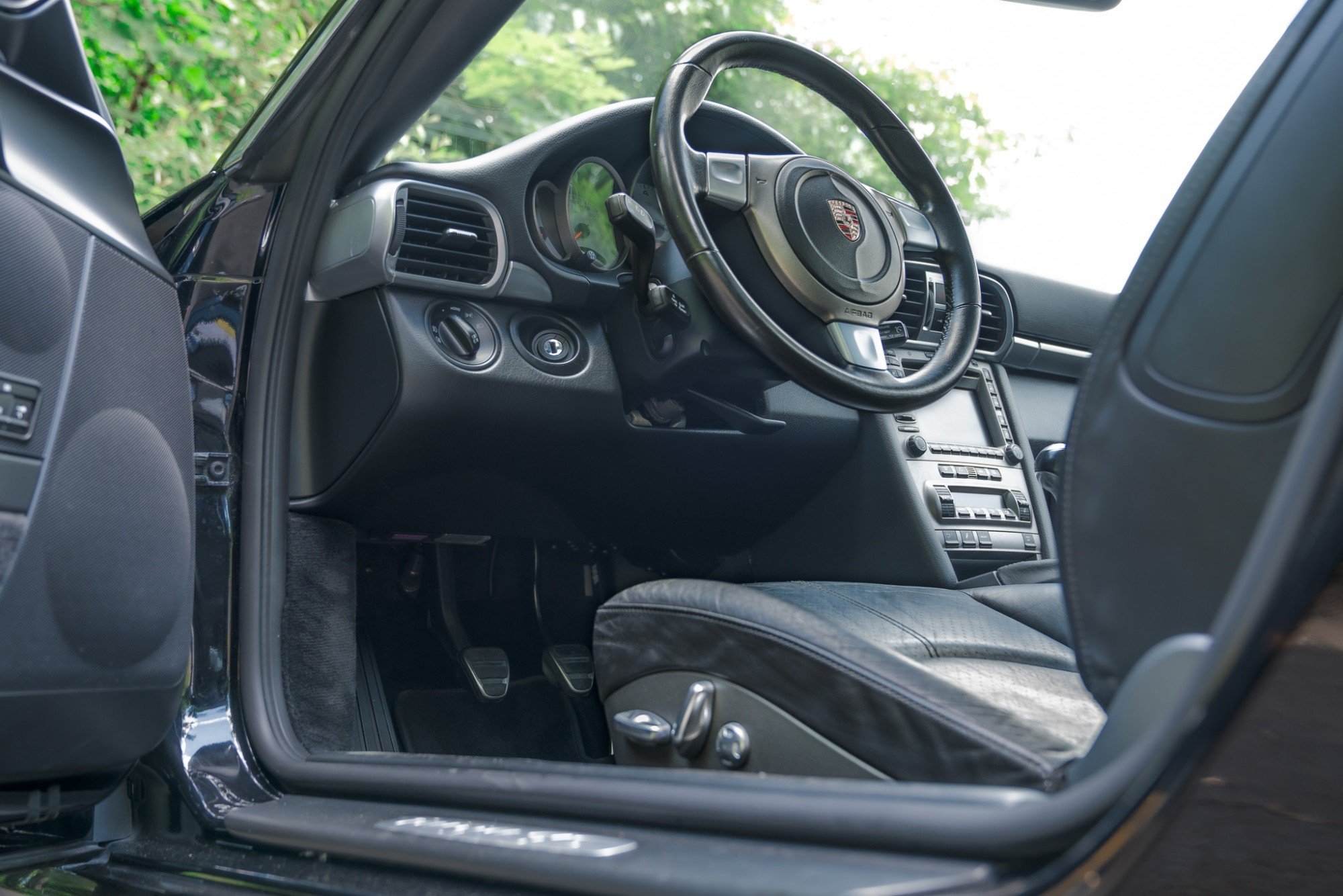 2007 Porsche 911 Targa 4S in Black, interior photo 4