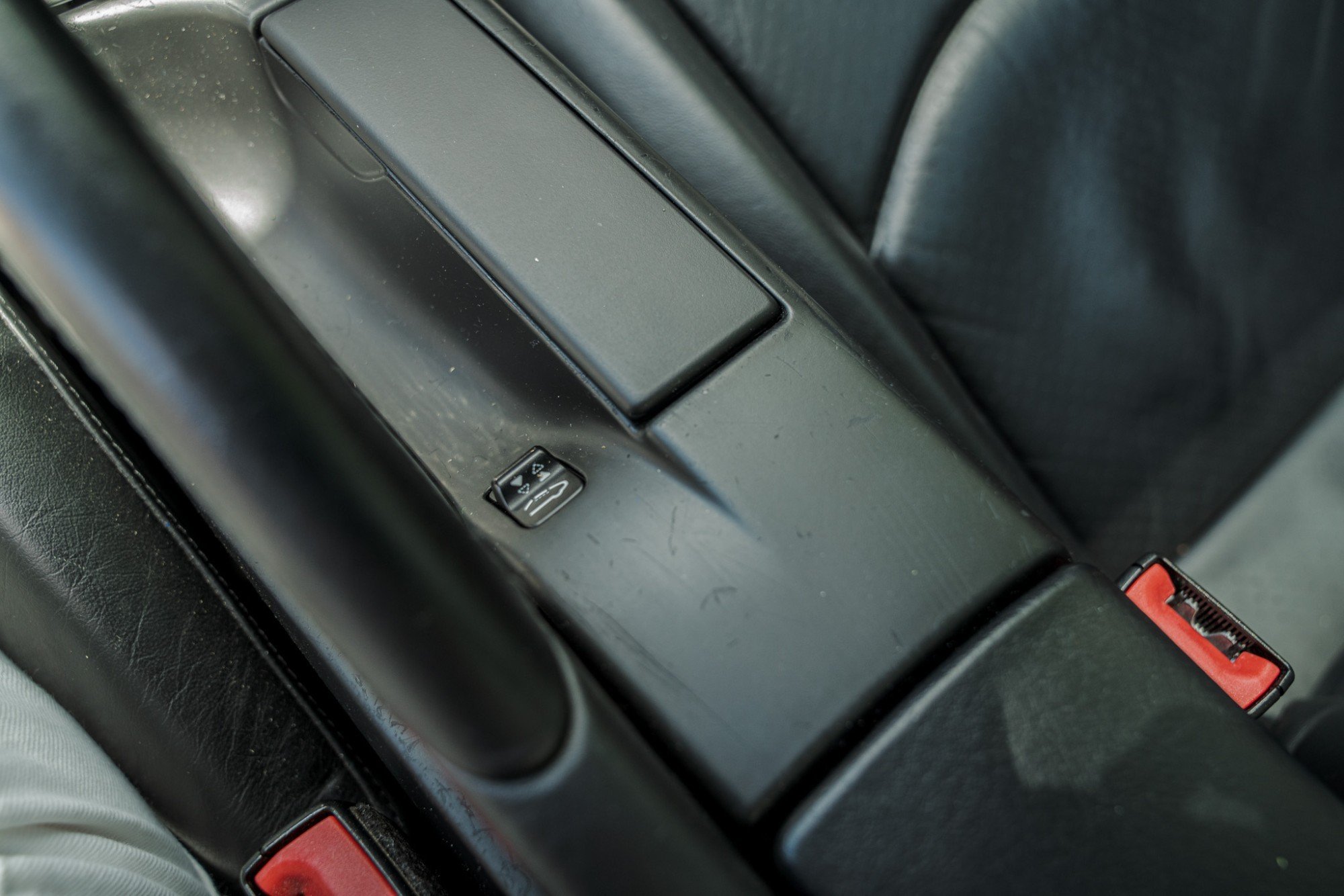 2007 Porsche 911 Targa 4S in Black, interior photo 19