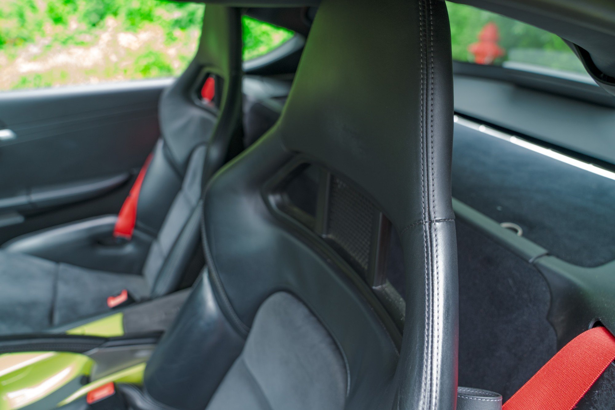 2012 Porsche Cayman R - Photo 29