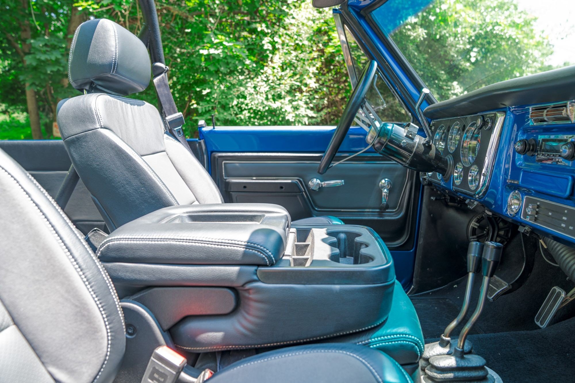 1972 Chevrolet Blazer CST in Blue, interior photo 2