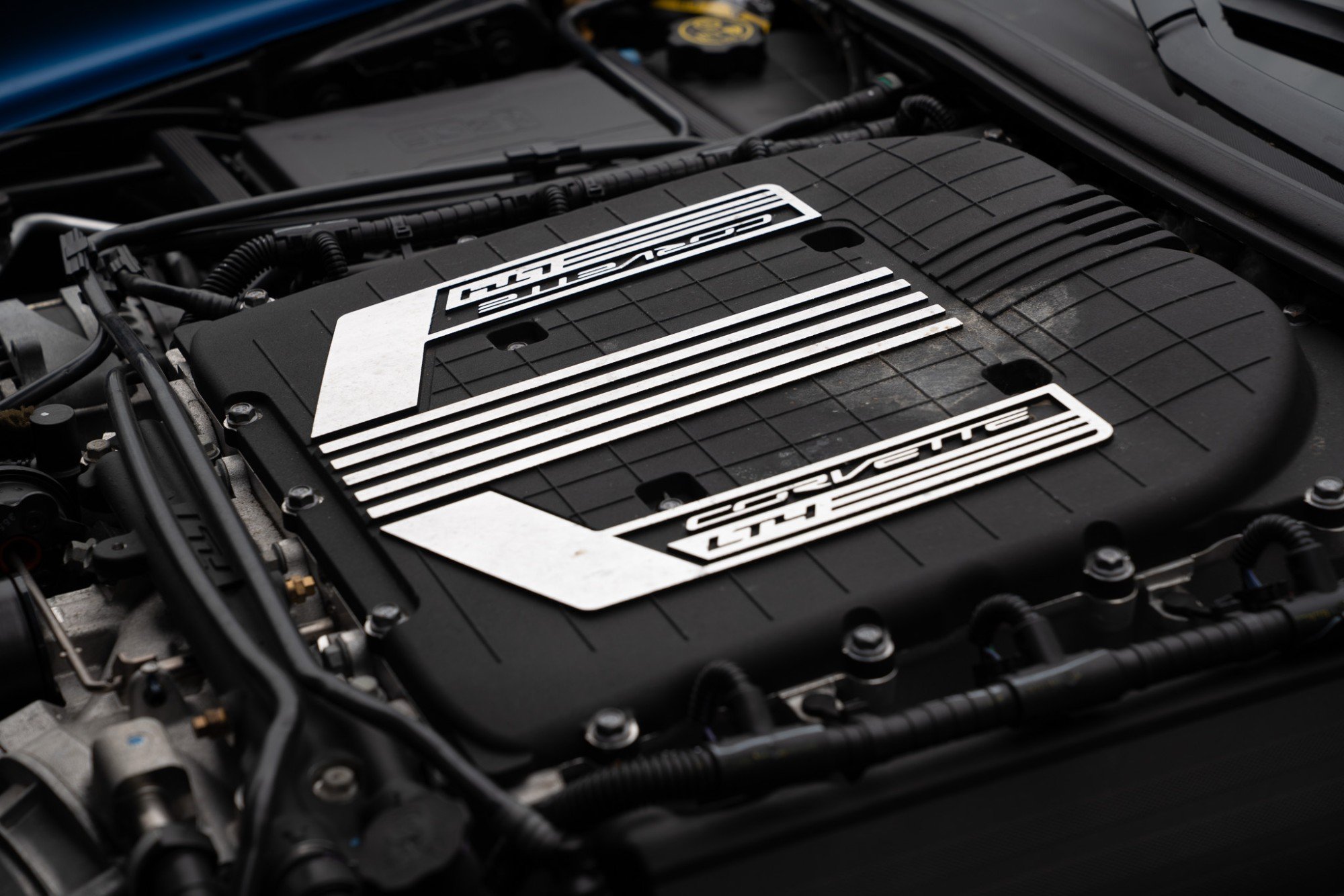 2016 Chevrolet Corvette Z06 in Laguna Blue Tintcoat, engine photo 3