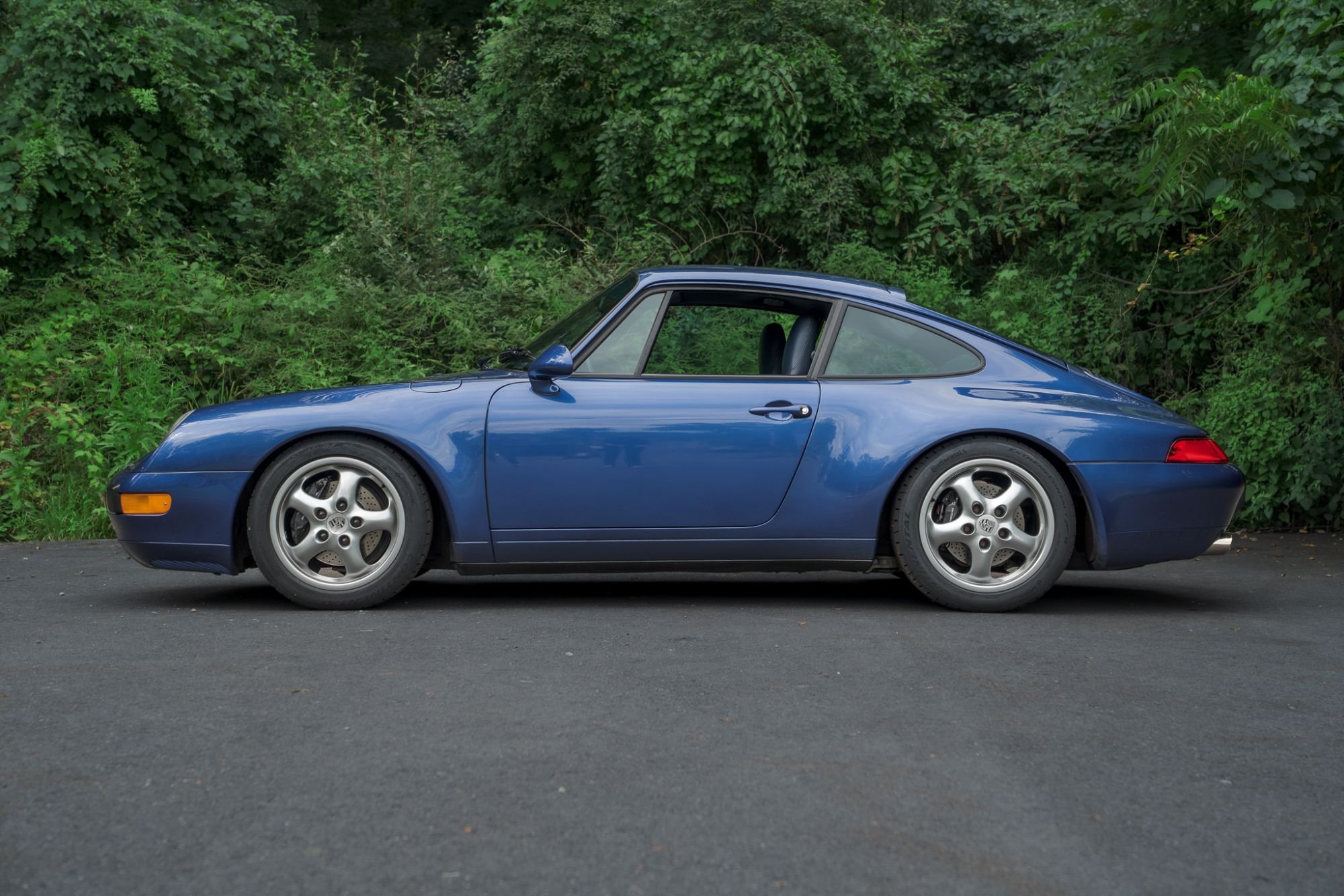 1997 Porsche 911 Carrera in Zenith Blue Metallic, exterior photo 13