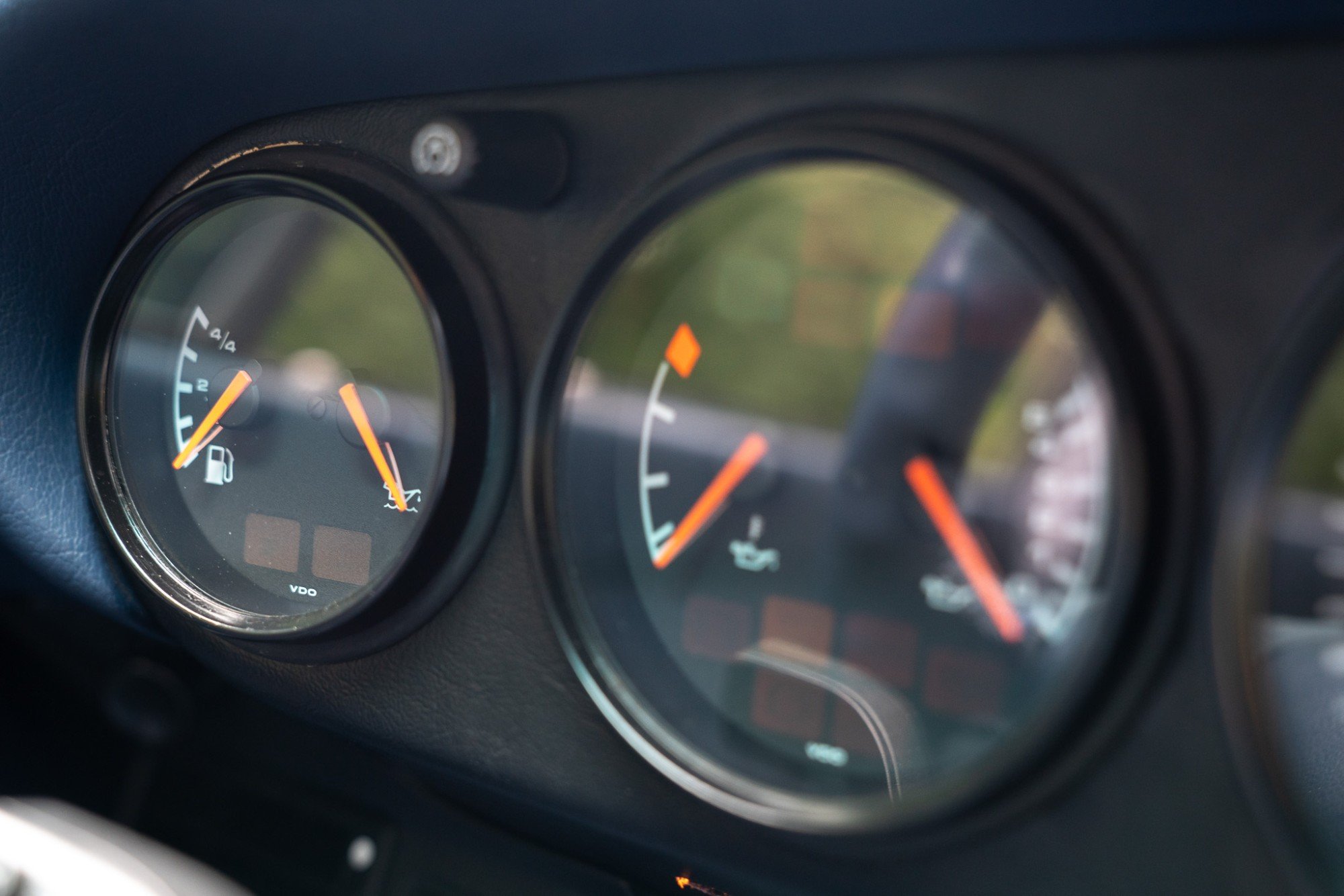1997 Porsche 911 Carrera in Zenith Blue Metallic, interior photo 8