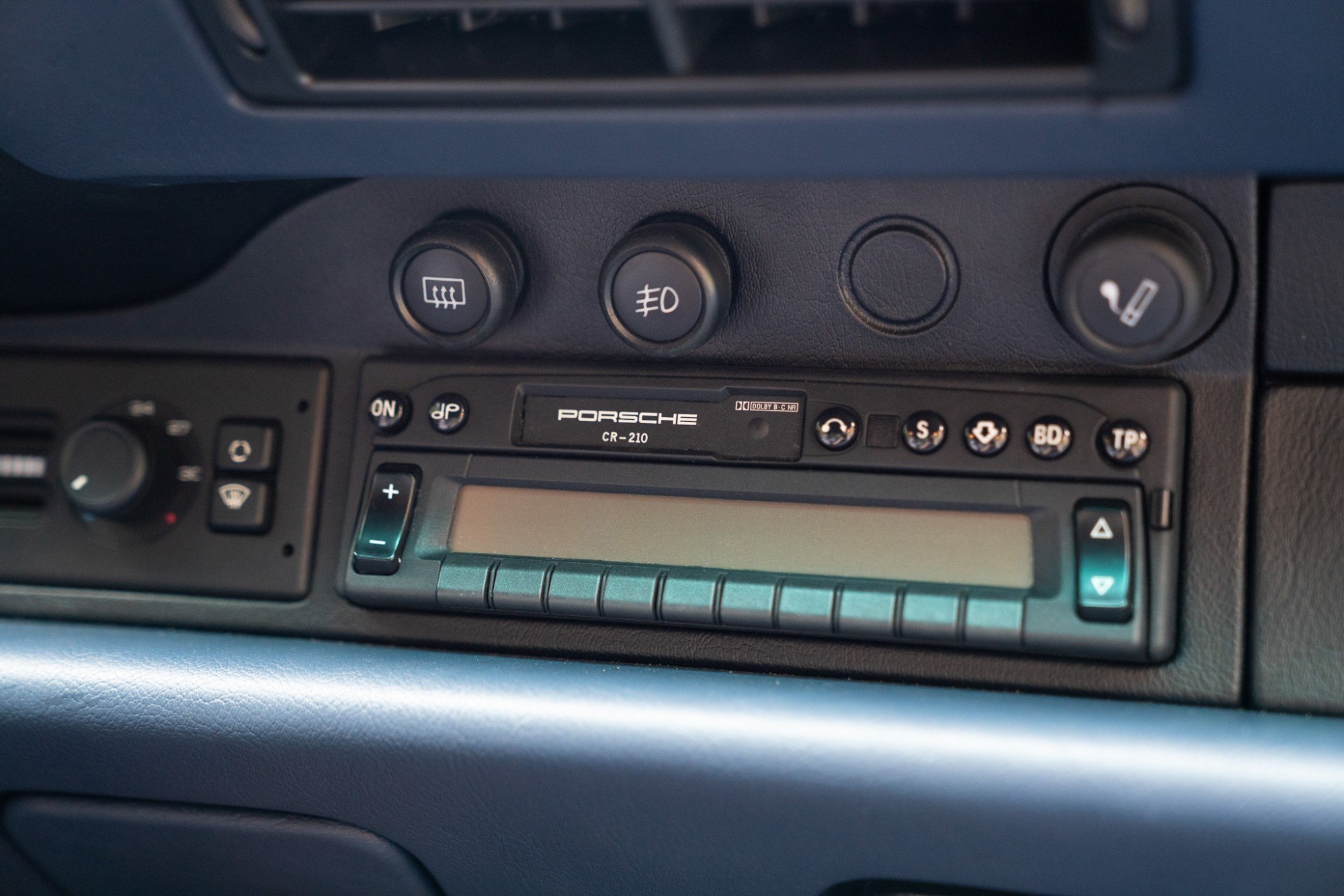 1997 Porsche 911 Carrera in Zenith Blue Metallic, interior photo 11