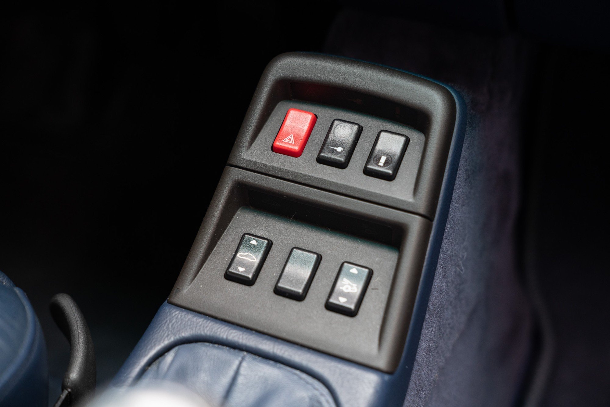 1997 Porsche 911 Carrera in Zenith Blue Metallic, interior photo 13