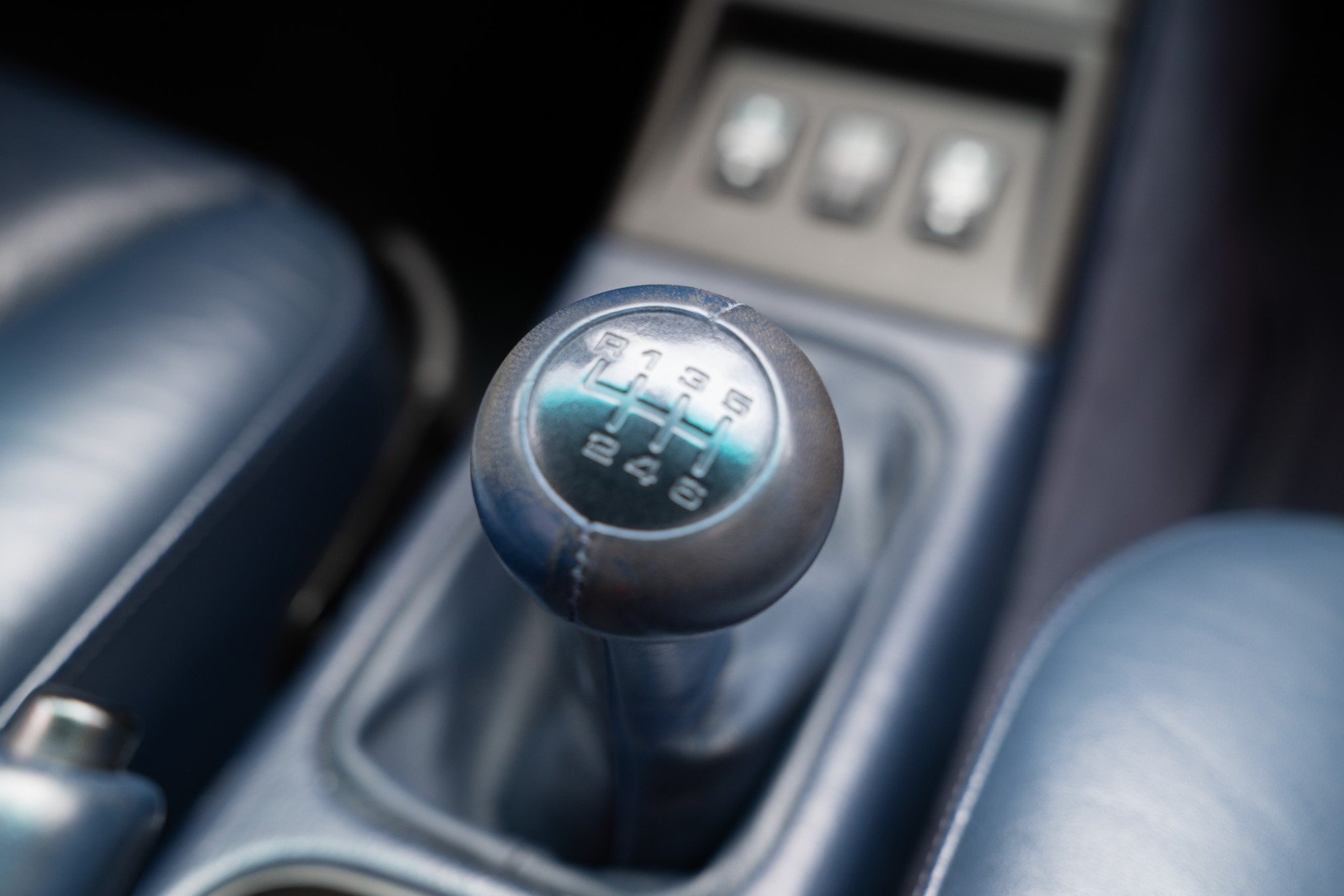 1997 Porsche 911 Carrera in Zenith Blue Metallic, interior photo 14