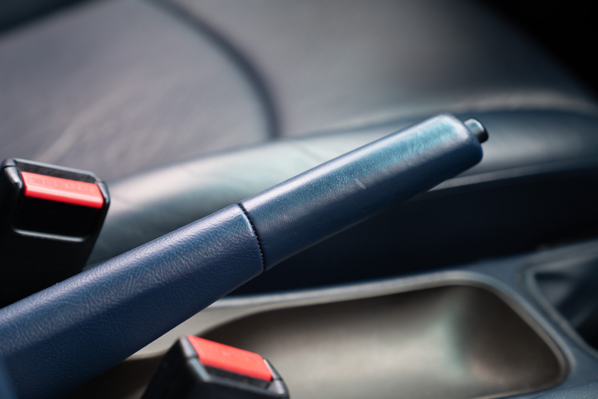 1997 Porsche 911 Carrera in Zenith Blue Metallic, interior photo 15