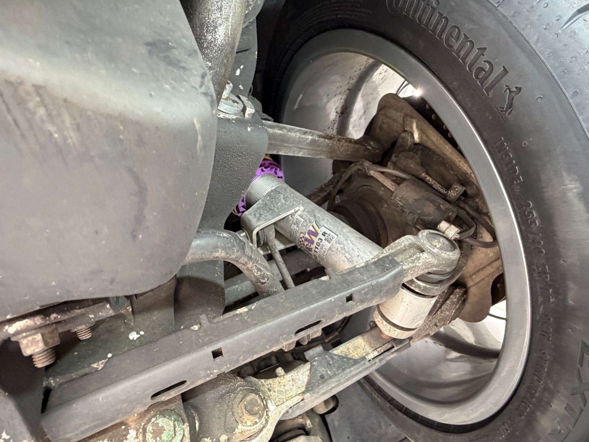 1997 Porsche 911 Carrera in Zenith Blue Metallic, undercarriage photo 12