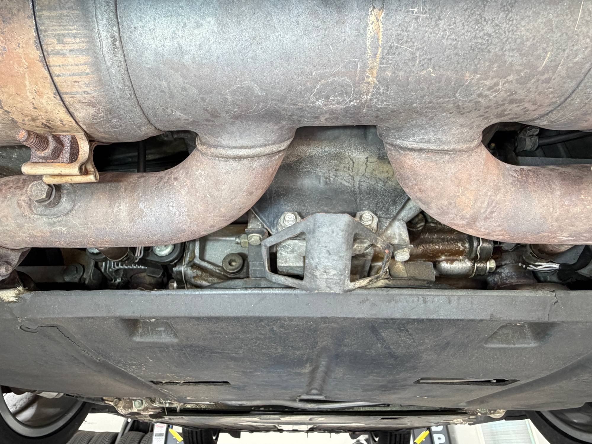 1997 Porsche 911 Carrera in Zenith Blue Metallic, undercarriage photo 16