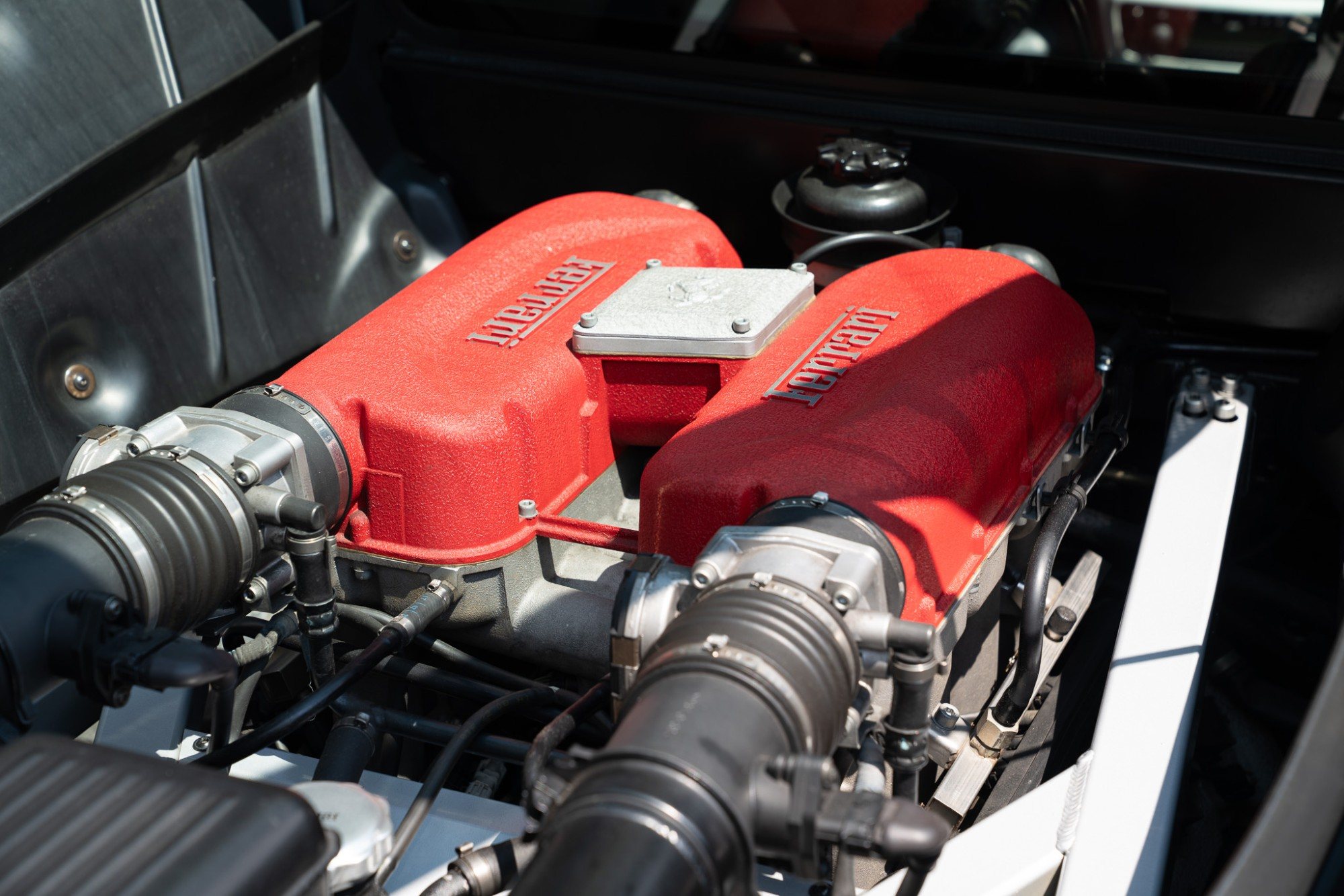 2000 Ferrari 360 Modena/Modena F1 in Grigio Titanio, engine photo 3