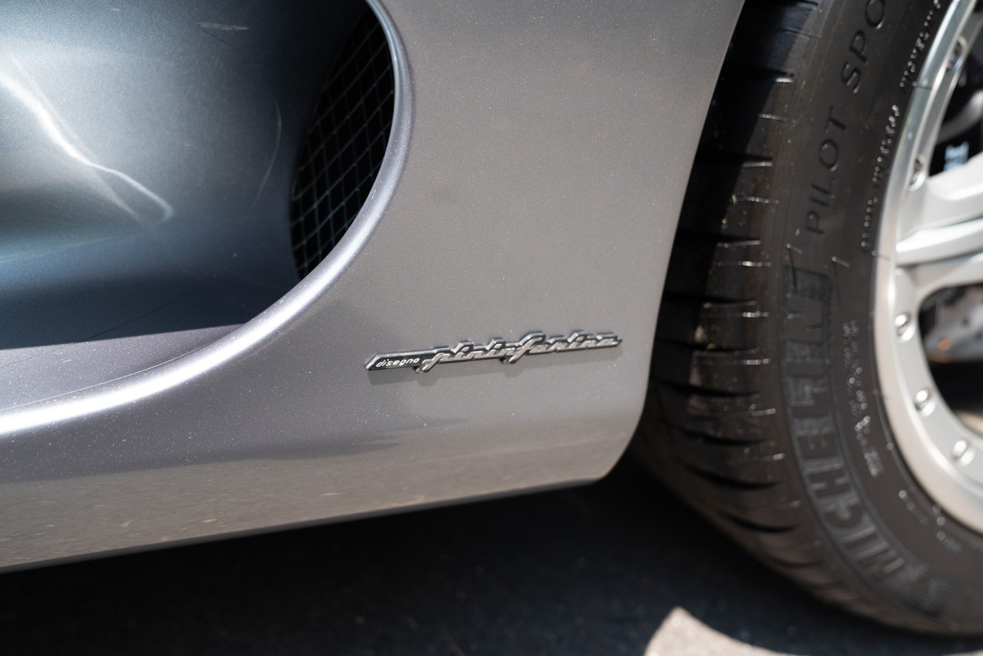 2000 Ferrari 360 Modena/Modena F1 in Grigio Titanio, exterior photo 3