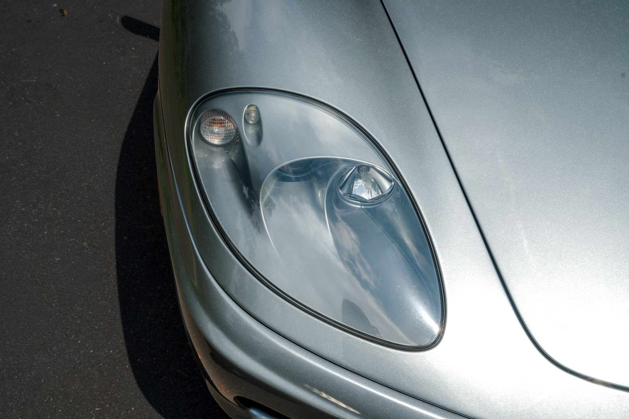2000 Ferrari 360 Modena/Modena F1 in Grigio Titanio, exterior photo 11