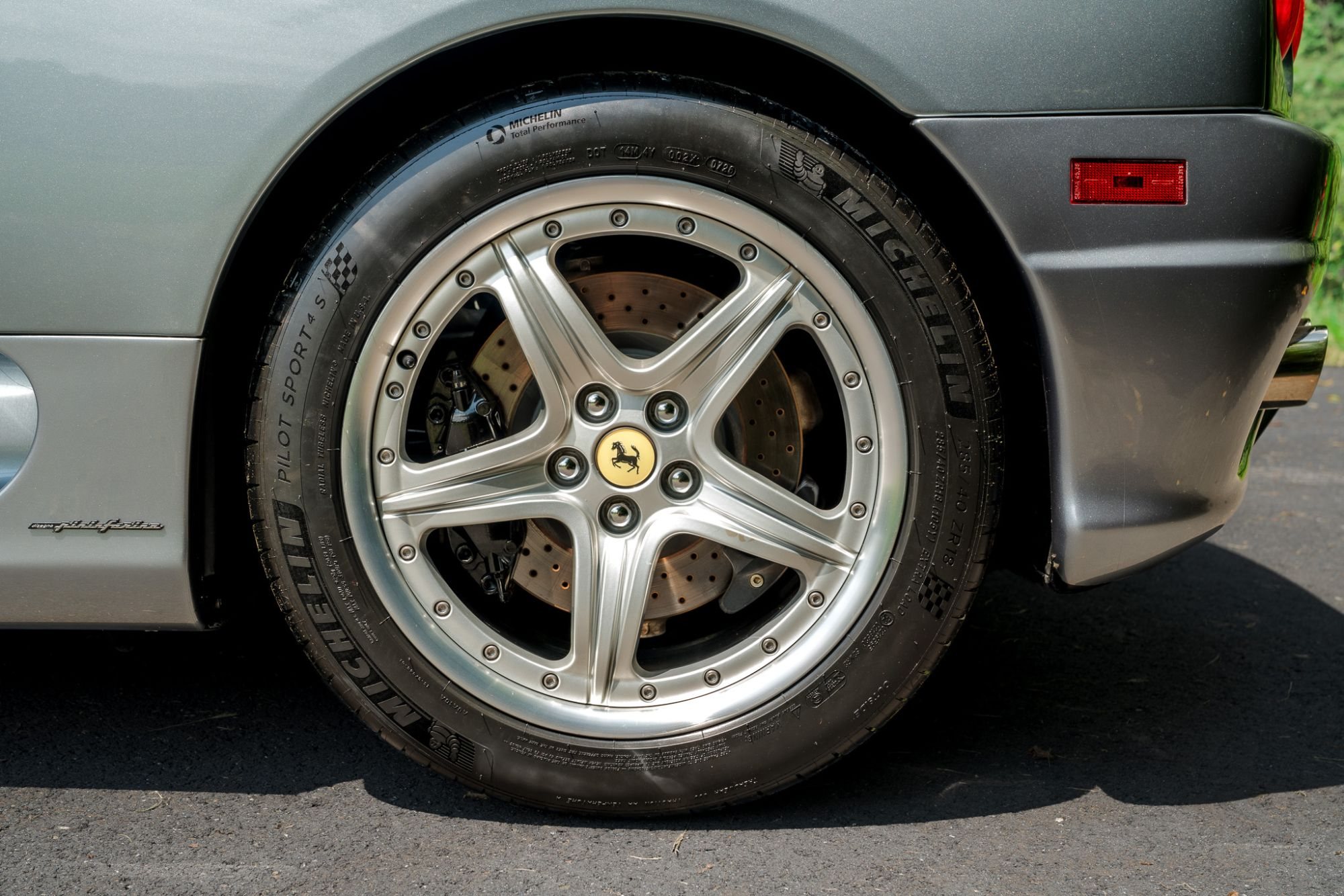 2000 Ferrari 360 Modena/Modena F1 in Grigio Titanio, exterior photo 24