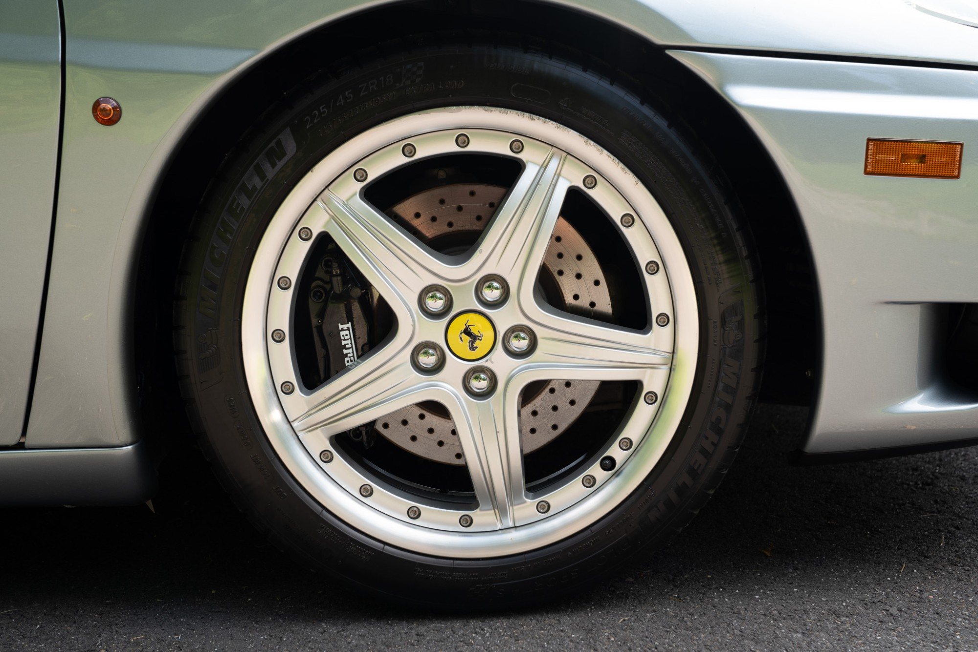 2000 Ferrari 360 Modena/Modena F1 in Grigio Titanio, exterior photo 27