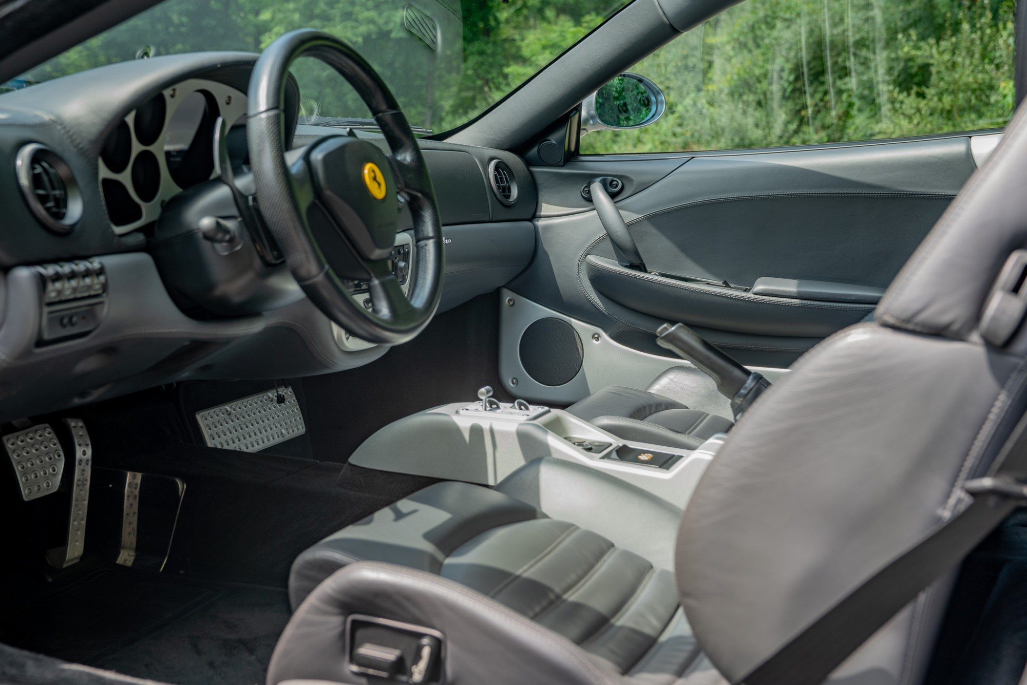 2000 Ferrari 360 Modena/Modena F1 in Grigio Titanio, interior photo 1