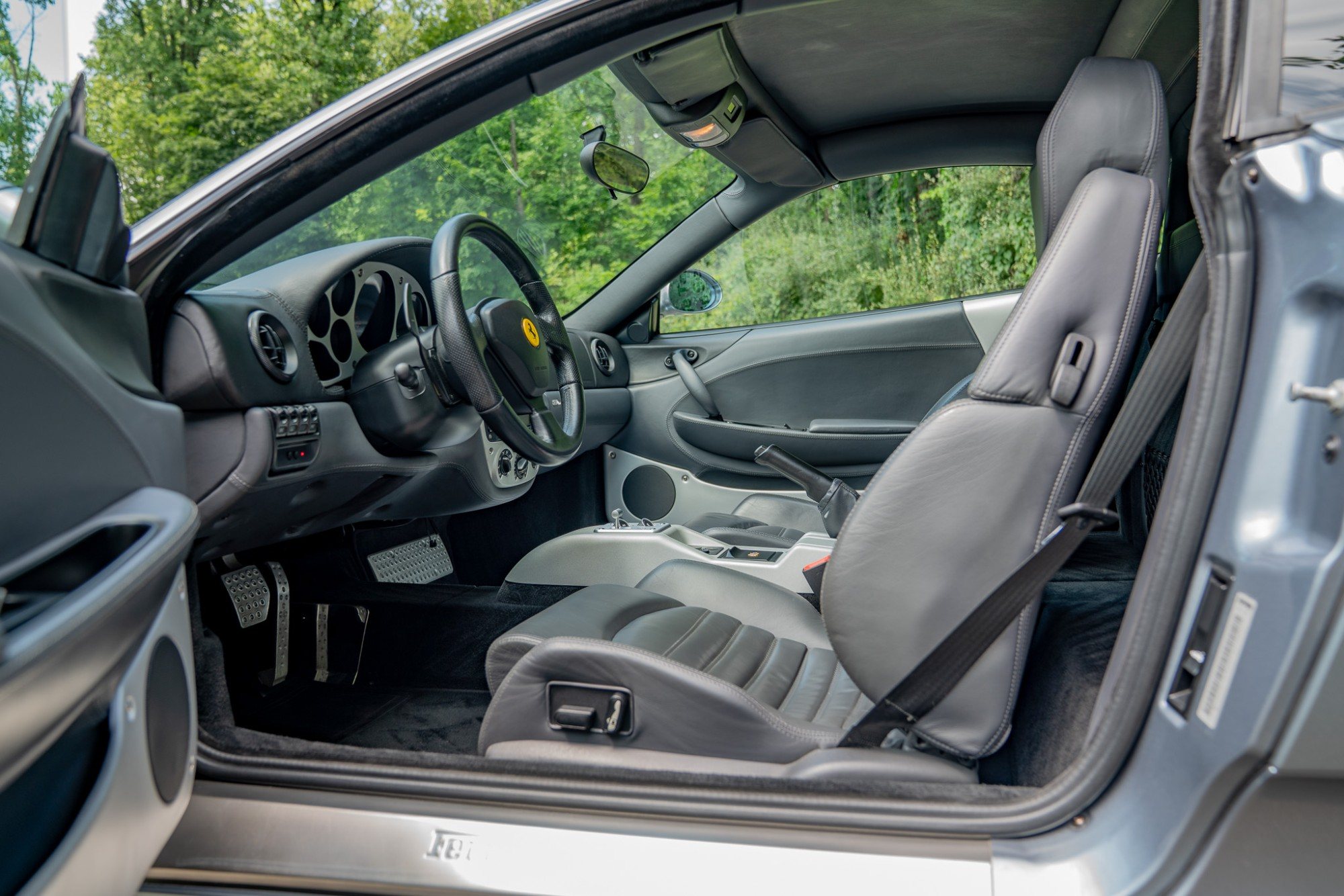 2000 Ferrari 360 Modena/Modena F1 in Grigio Titanio, interior photo 2