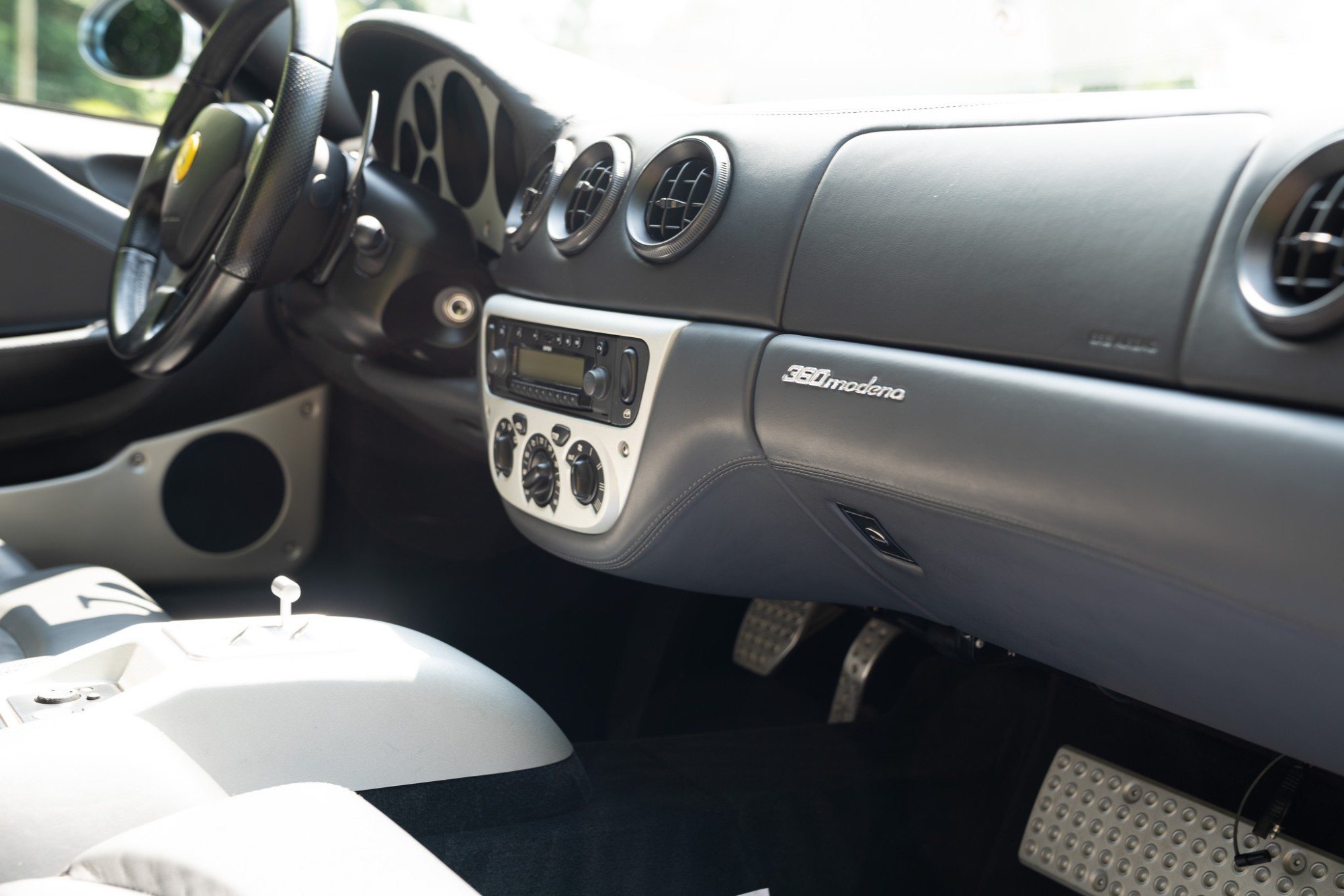 2000 Ferrari 360 Modena/Modena F1 in Grigio Titanio, interior photo 30