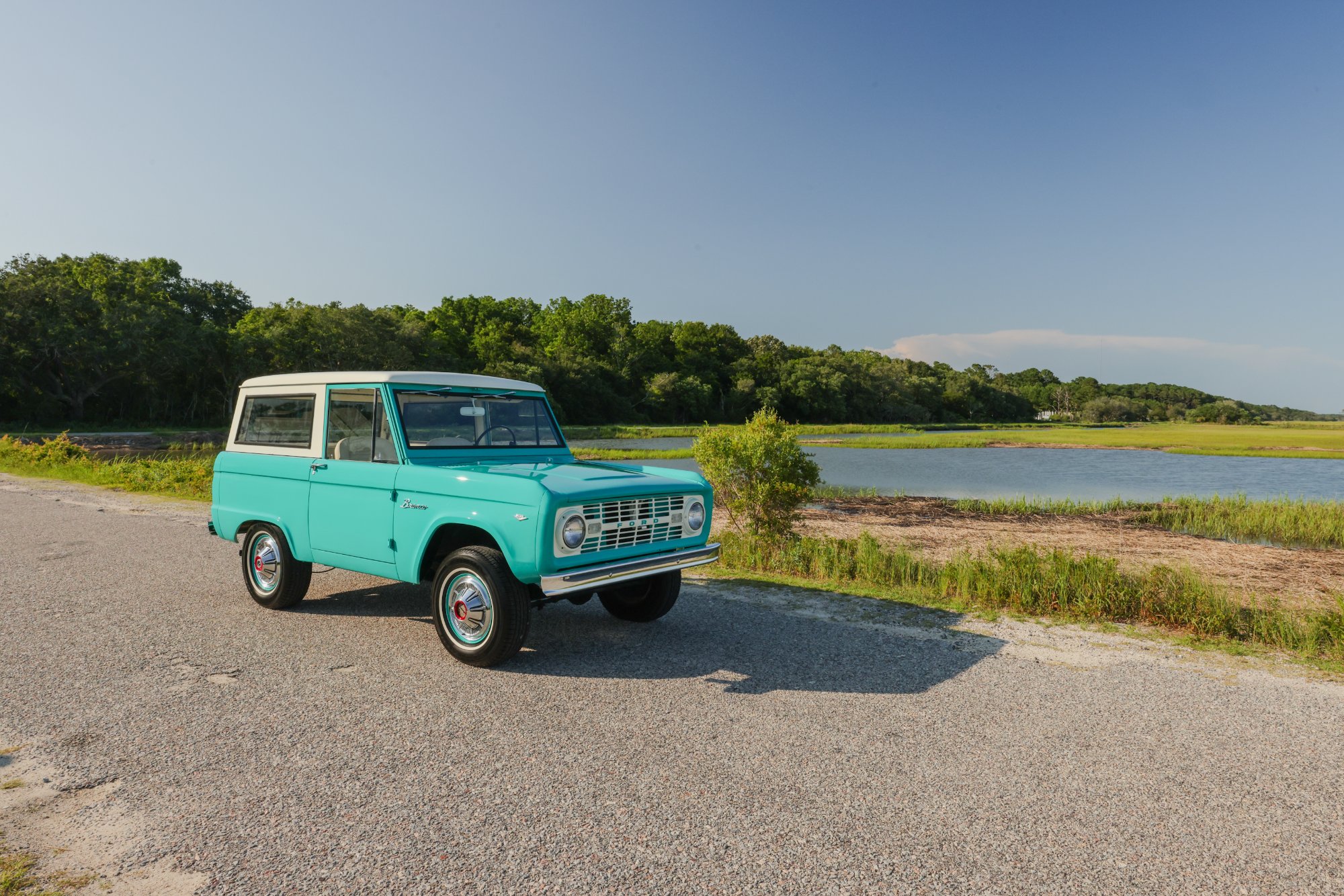 1967 Ford Bronco in Frost Turquoise Paint, exterior photo 24