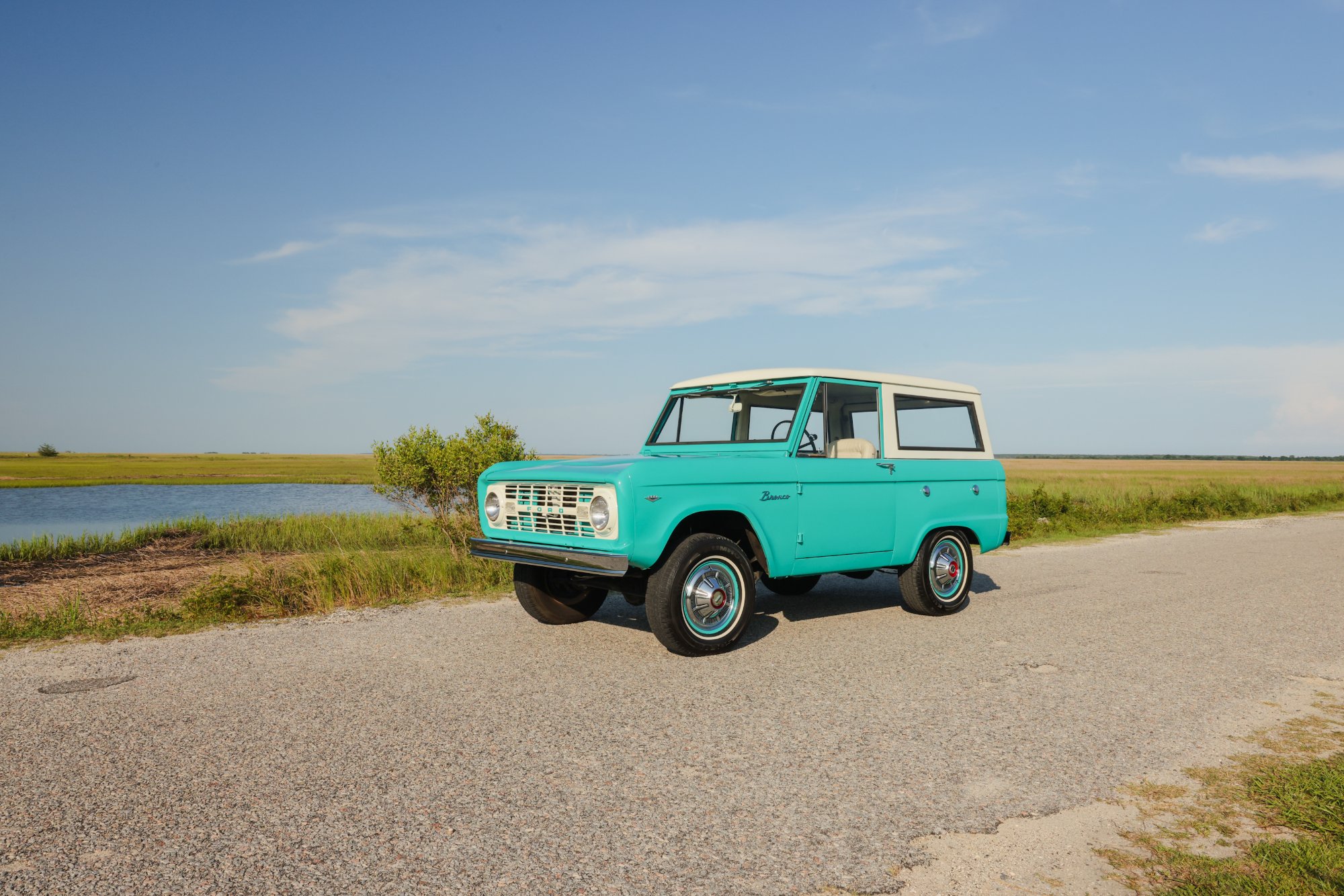 1967 Ford Bronco in Frost Turquoise Paint, exterior photo 45
