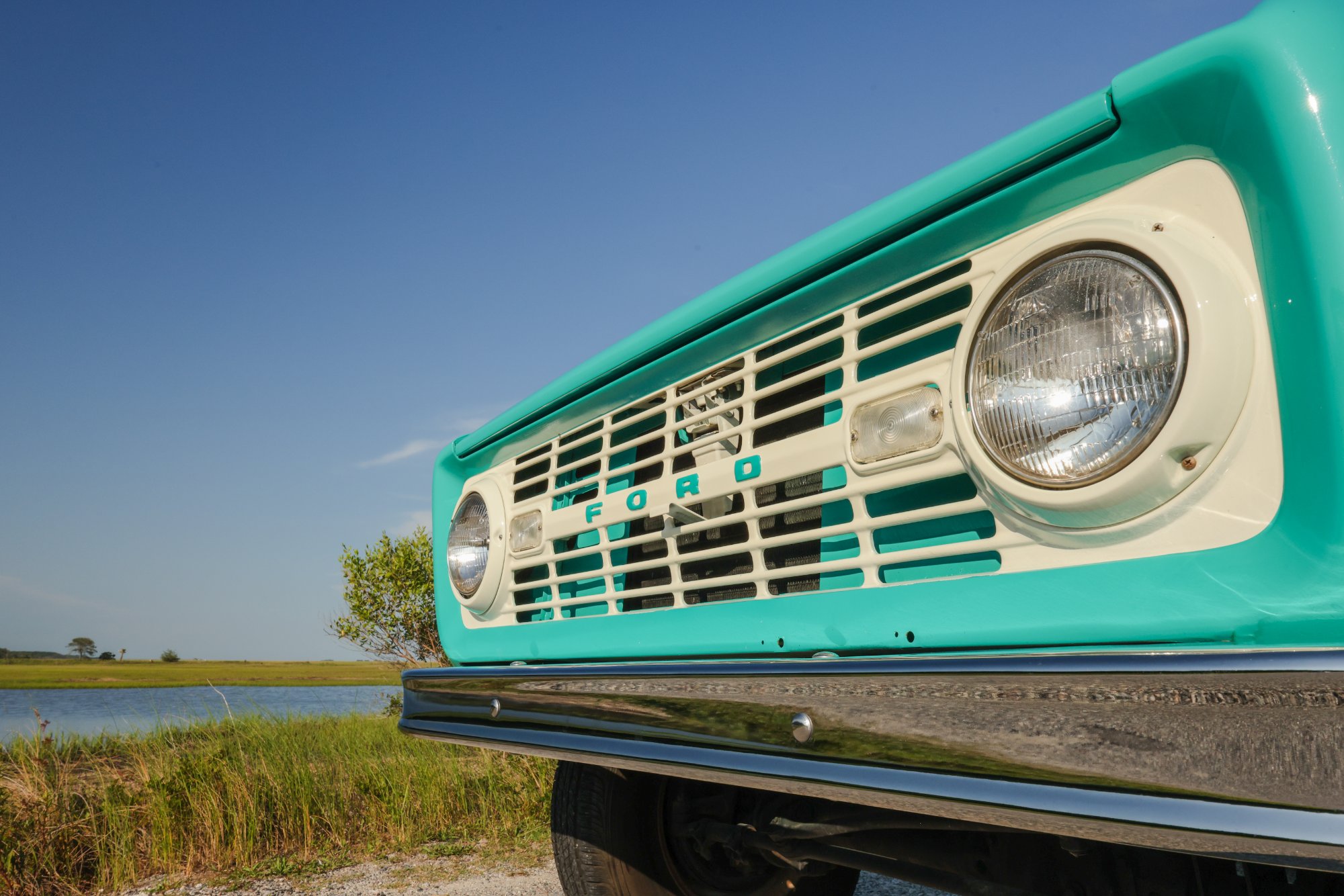 1967 Ford Bronco in Frost Turquoise Paint, exterior photo 33