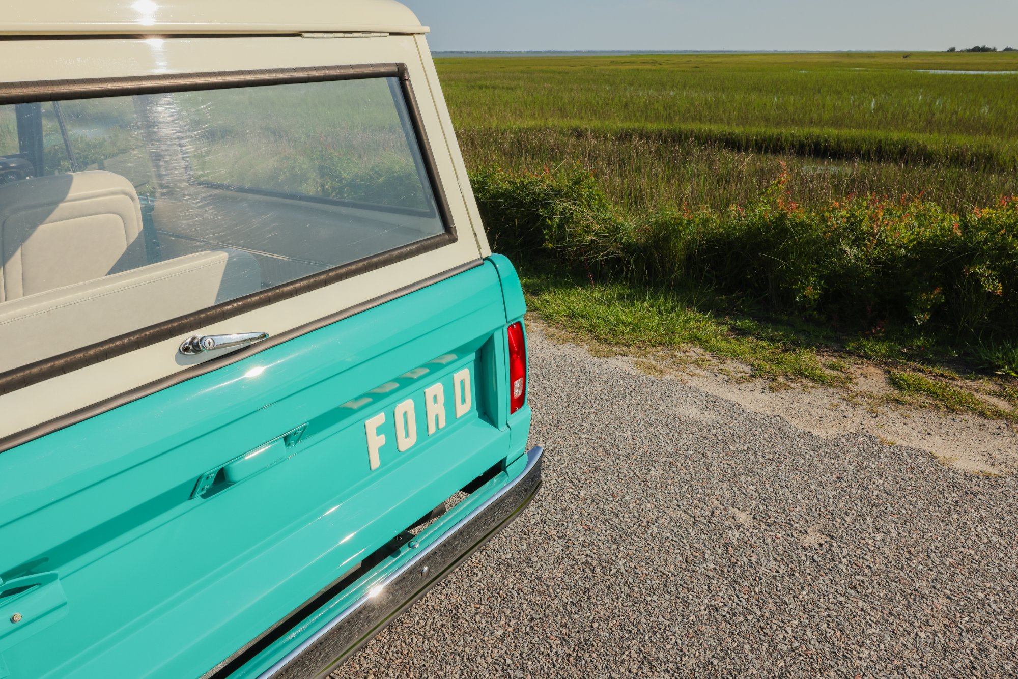 1967 Ford Bronco in Frost Turquoise Paint, exterior photo 11