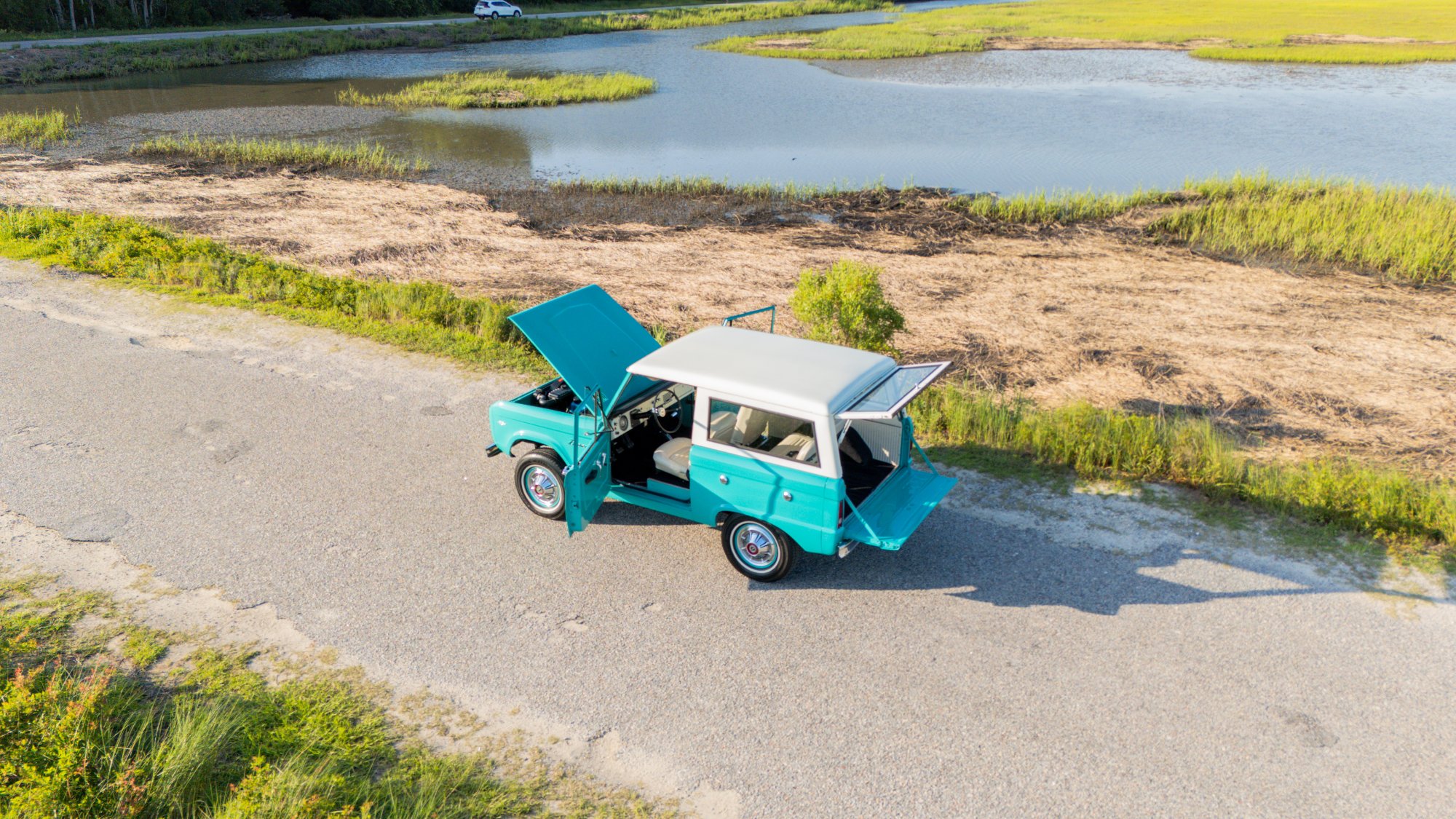 1967 Ford Bronco in Frost Turquoise Paint, exterior photo 62