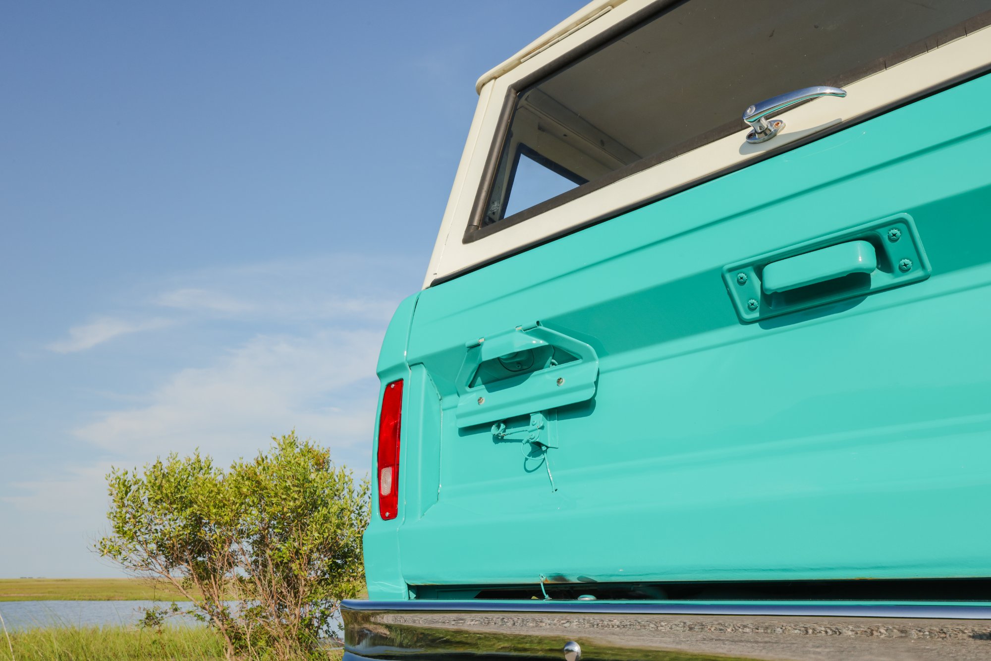 1967 Ford Bronco in Frost Turquoise Paint, exterior photo 9