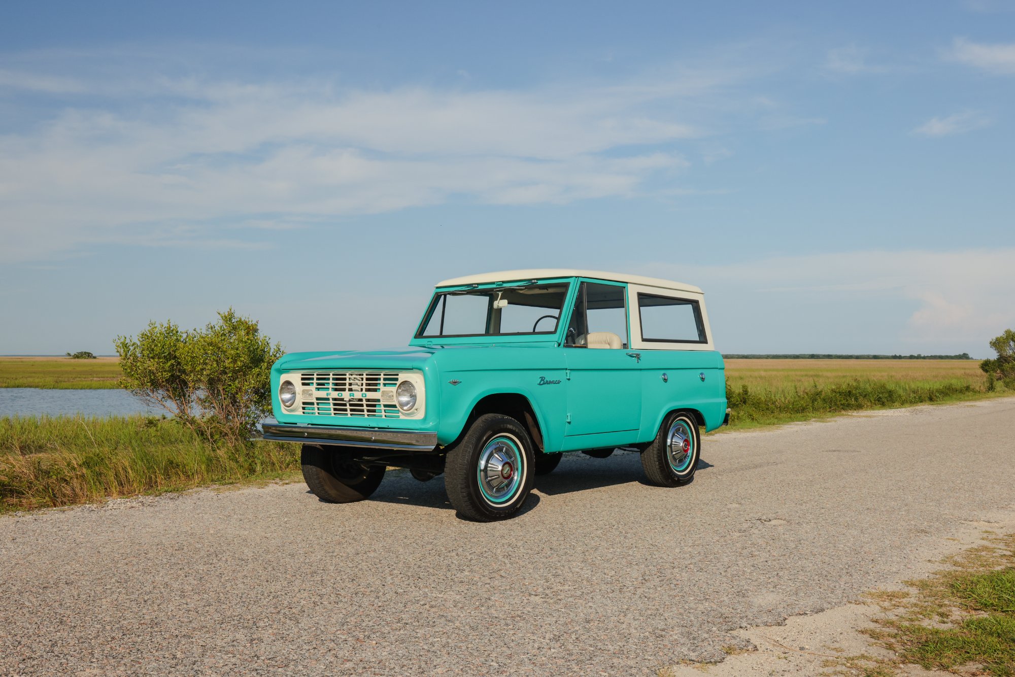 1967 Ford Bronco in Frost Turquoise Paint, exterior photo 26