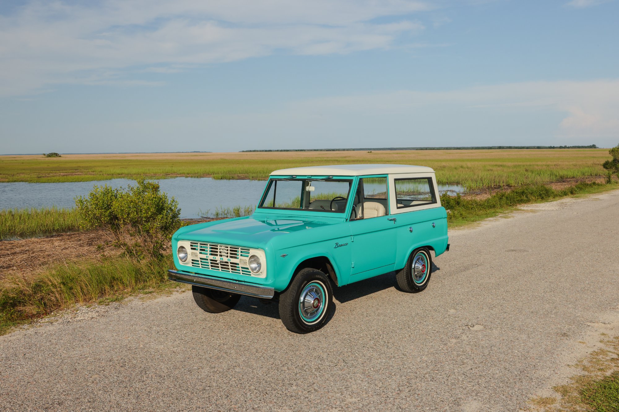 1967 Ford Bronco in Frost Turquoise Paint, exterior photo 27