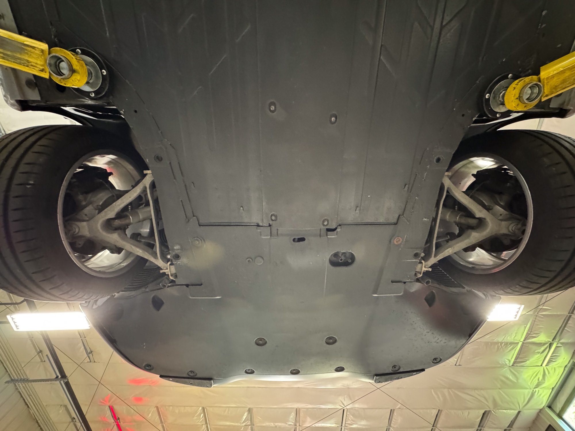 2000 Ferrari 360 Modena/Modena F1 in Grigio Titanio, undercarriage photo 30