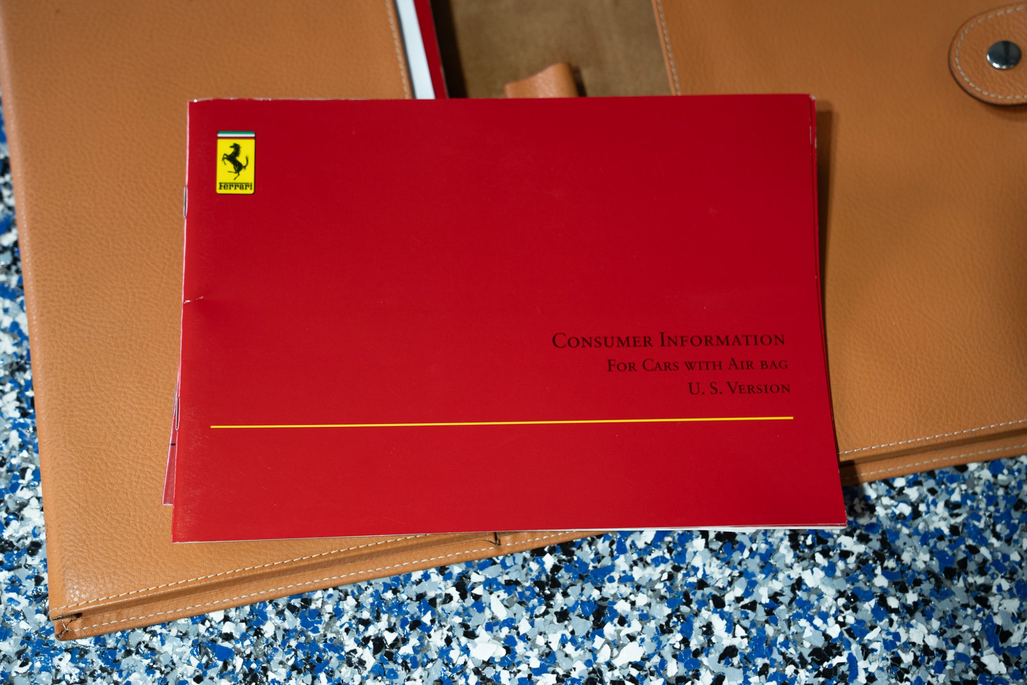 2000 Ferrari 360 Modena/Modena F1 in Grigio Titanio, keys and books photo 16