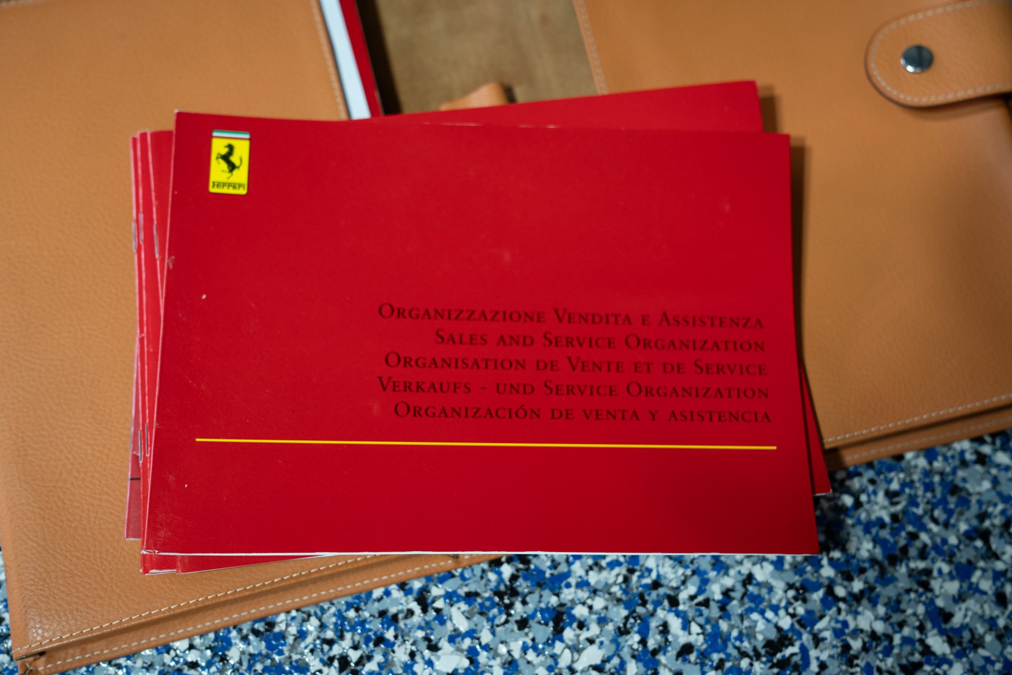 2000 Ferrari 360 Modena/Modena F1 in Grigio Titanio, keys and books photo 13