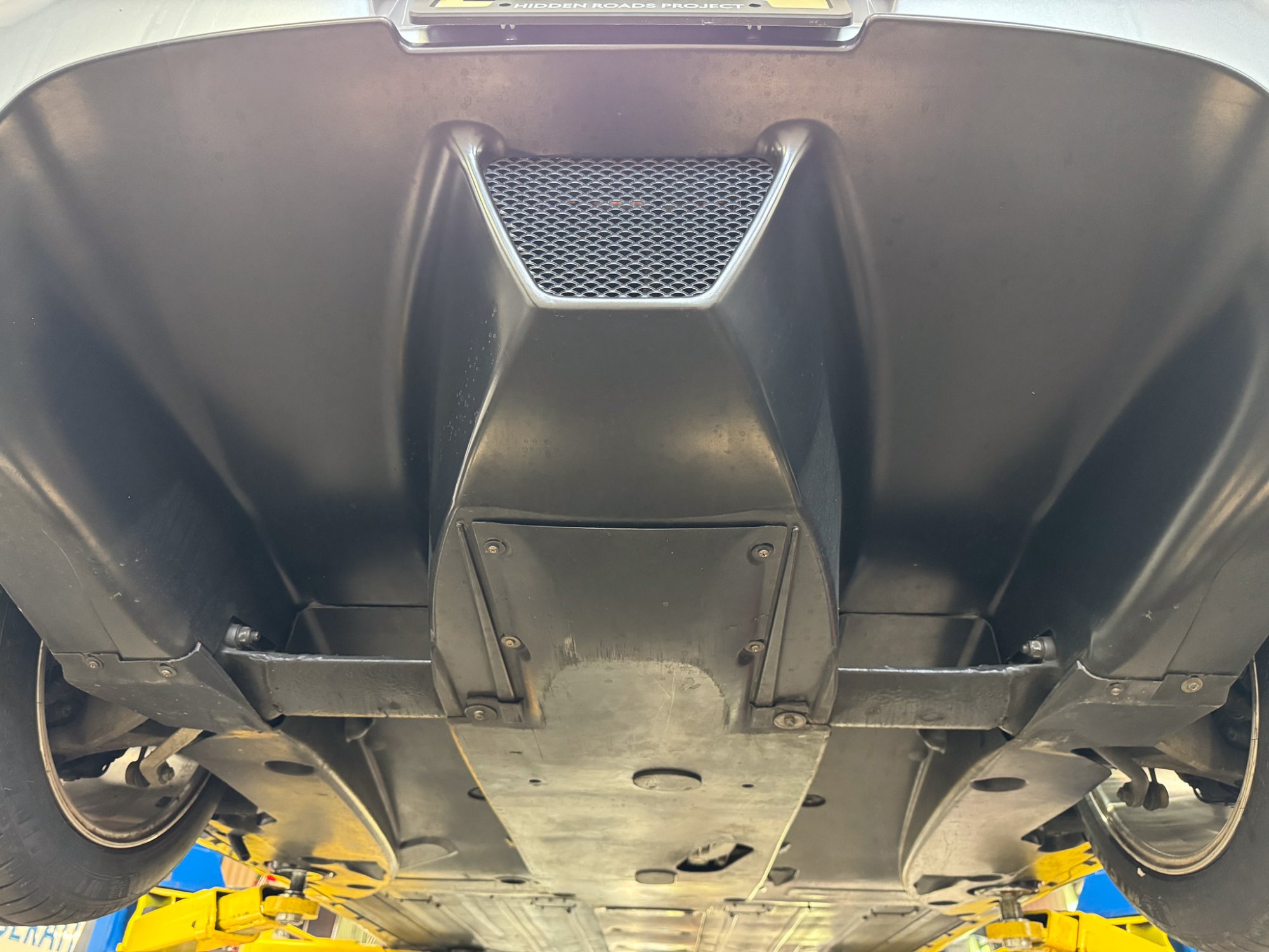 2000 Ferrari 360 Modena/Modena F1 in Grigio Titanio, undercarriage photo 22