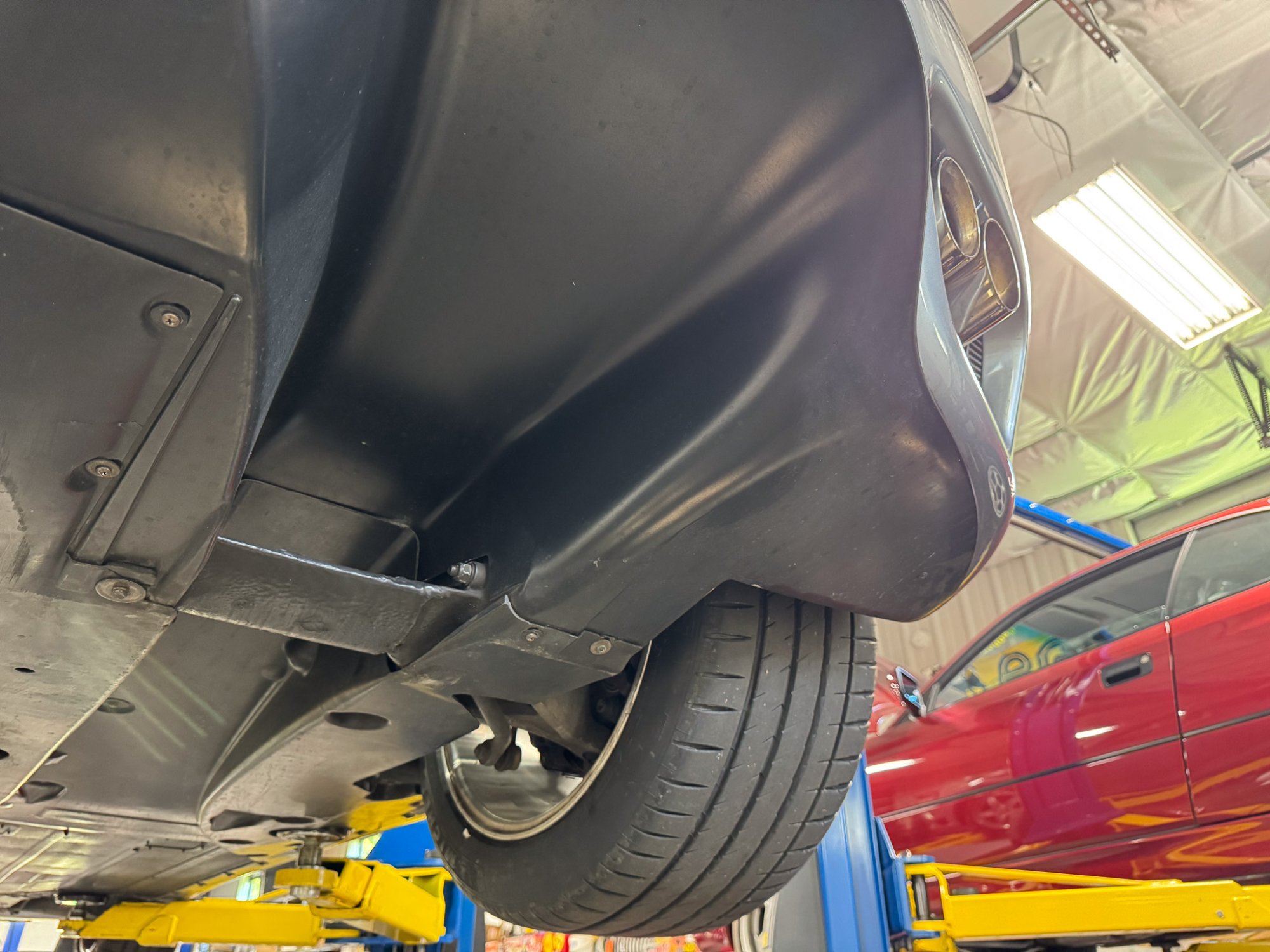 2000 Ferrari 360 Modena/Modena F1 in Grigio Titanio, undercarriage photo 24