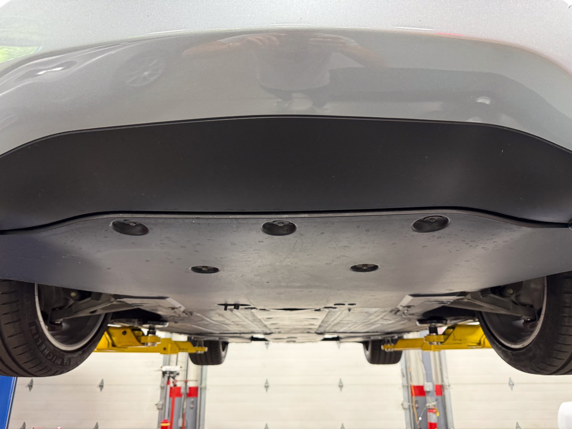 2000 Ferrari 360 Modena/Modena F1 in Grigio Titanio, undercarriage photo 32