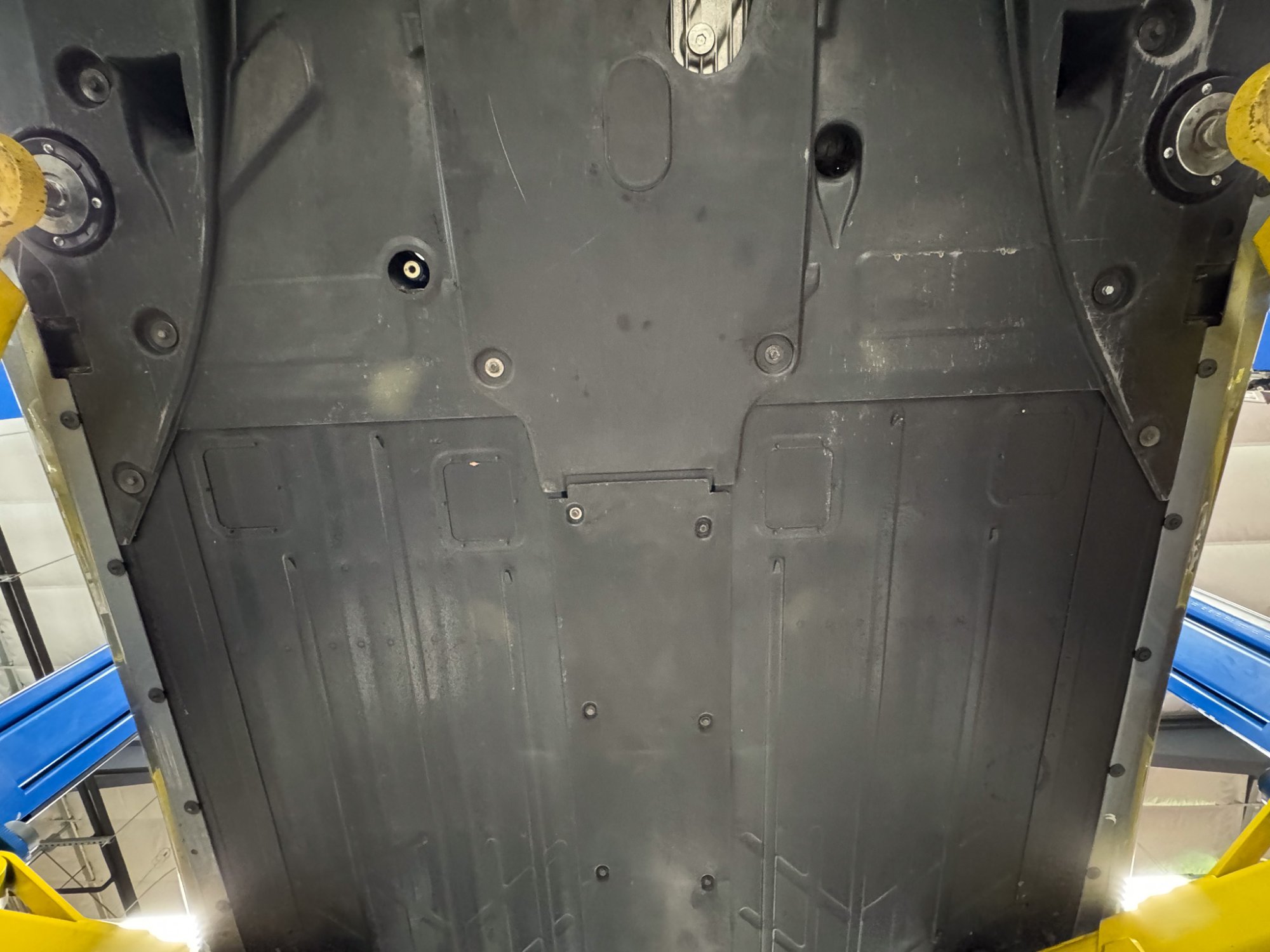 2000 Ferrari 360 Modena/Modena F1 in Grigio Titanio, undercarriage photo 28