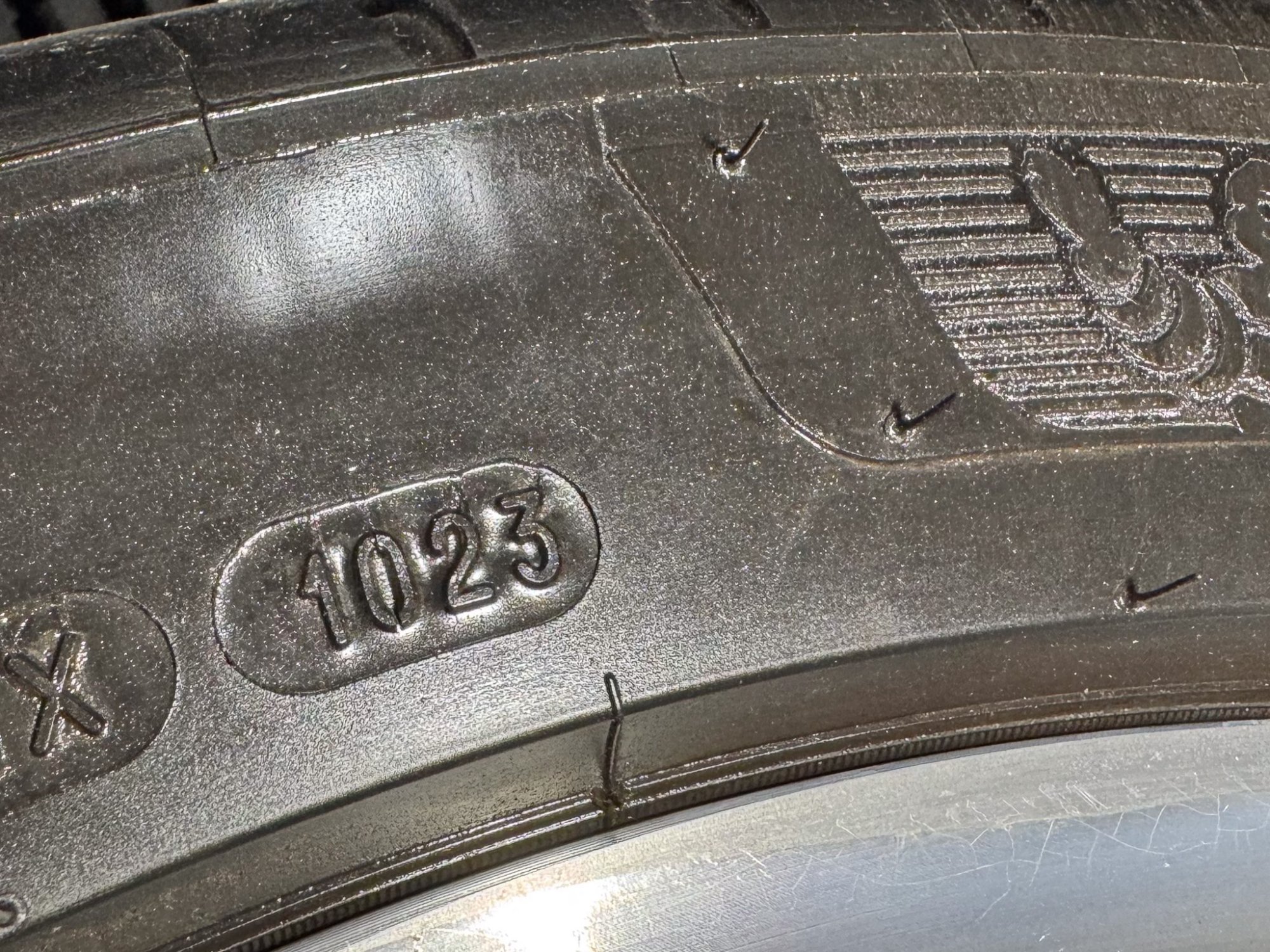 2000 Ferrari 360 Modena/Modena F1 in Grigio Titanio, tire photo 6
