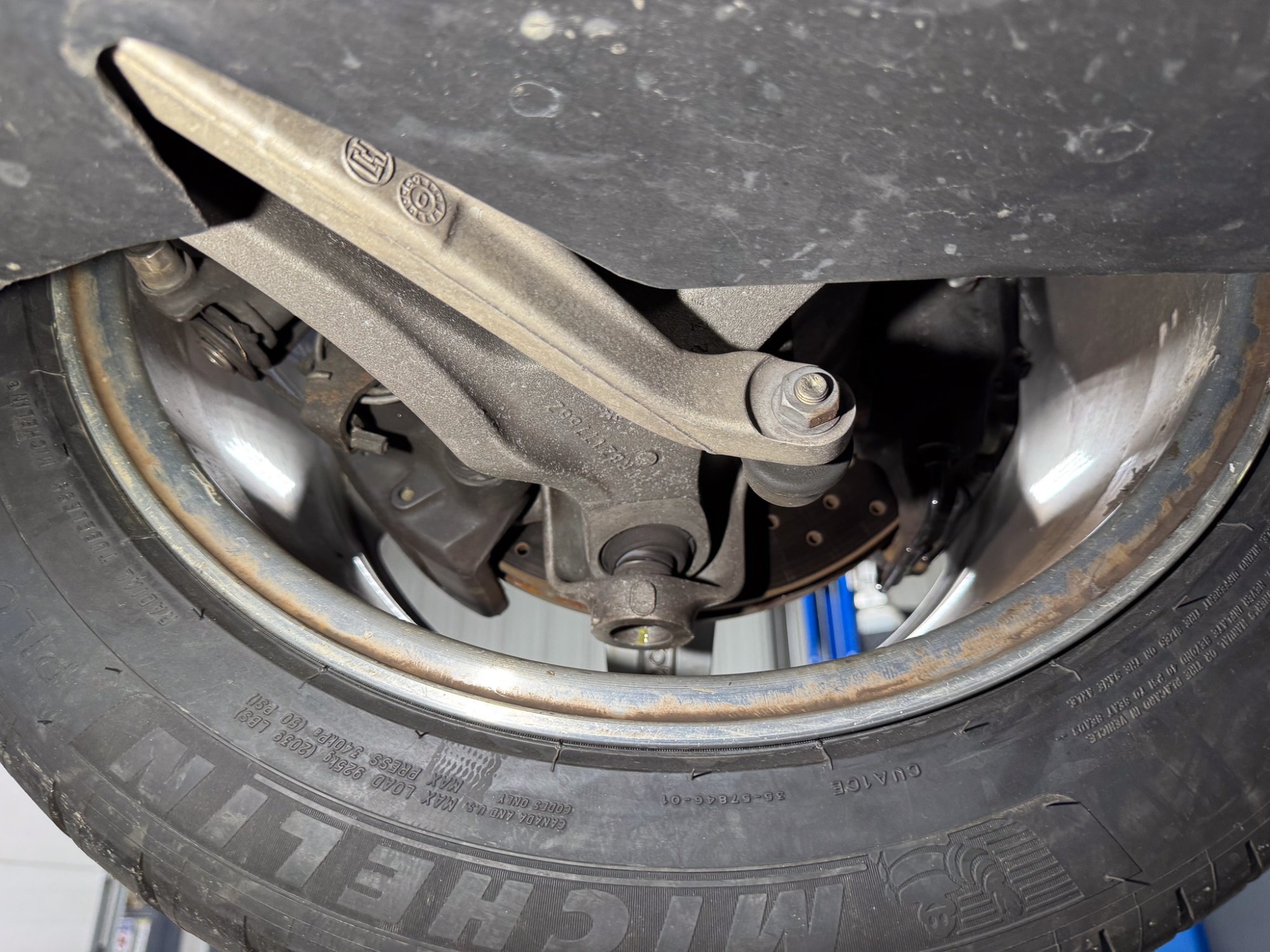 2000 Ferrari 360 Modena/Modena F1 in Grigio Titanio, undercarriage photo 11