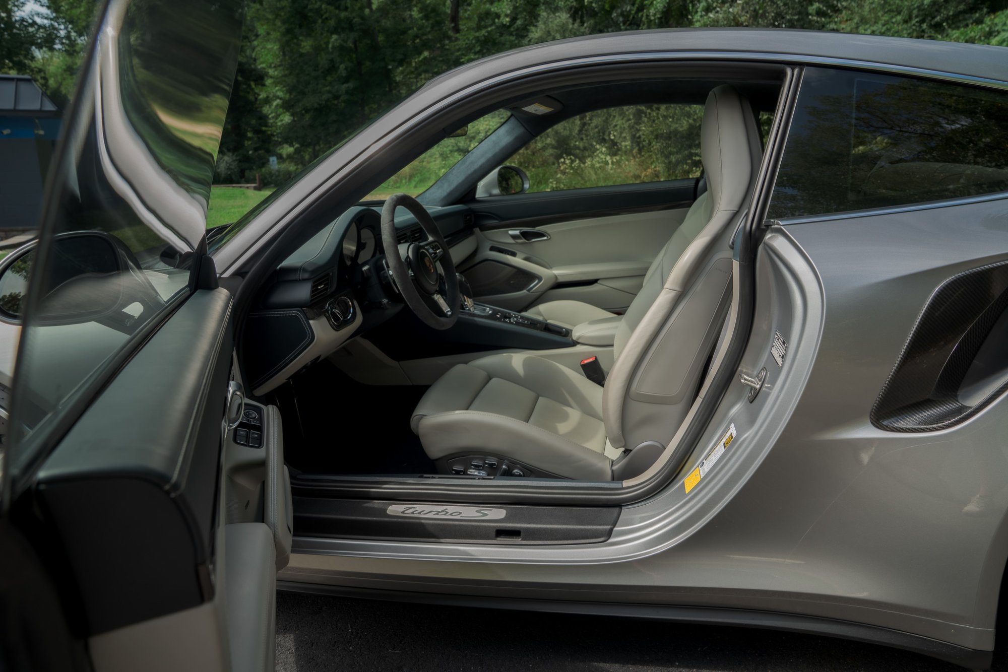 2018 Porsche 911 Turbo S - Photo 40