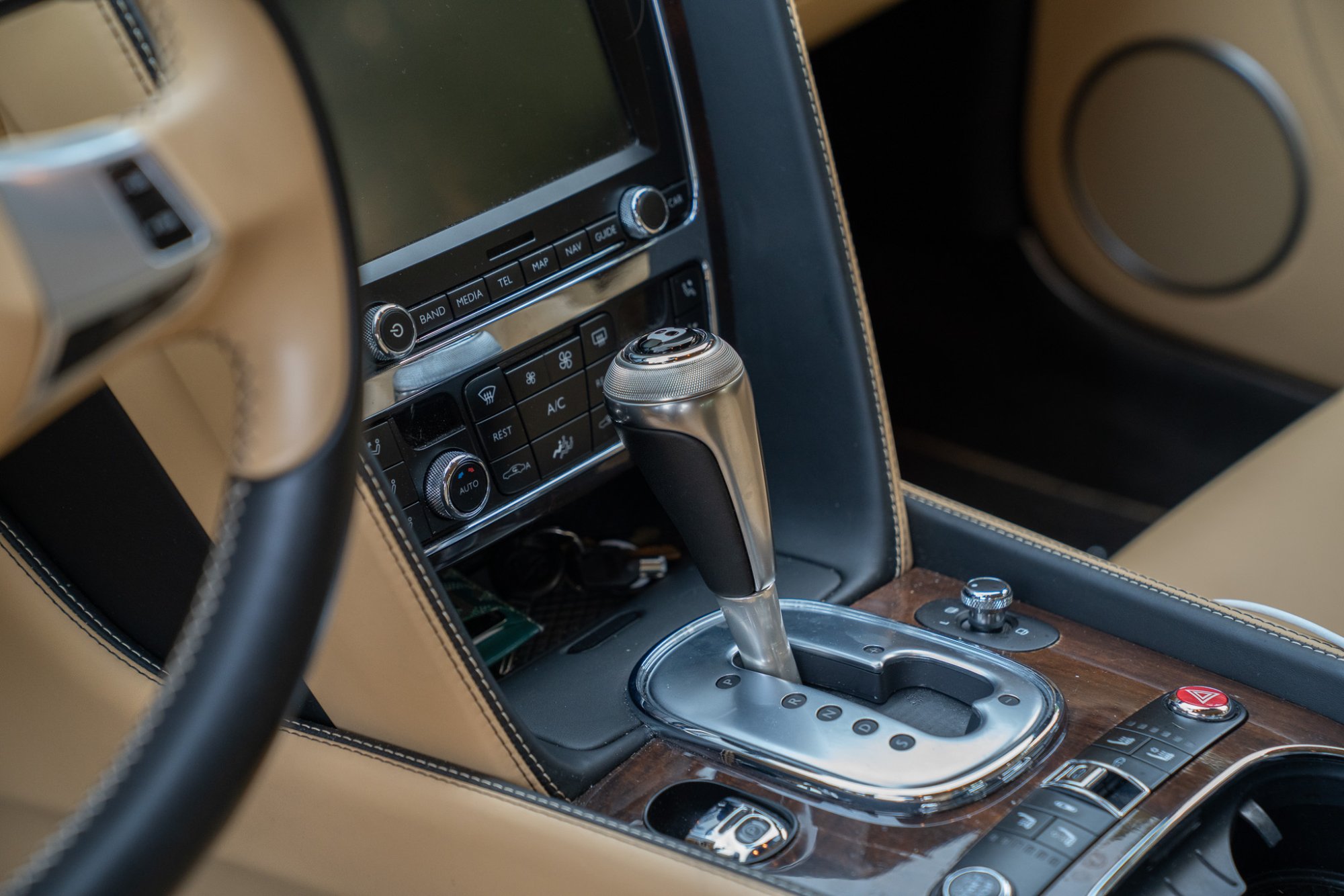 2014 Bentley GTC V8 S GTC, interior photo 2